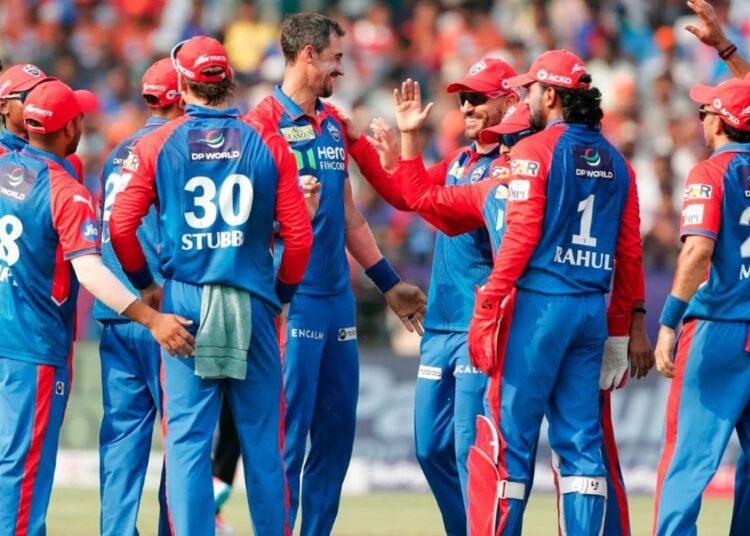 DC vs SRH Match Highlights: दिल्ली कैपिटल्स ने लगातार दूसरी जीत दर्ज की, सनराइजर्स हैदराबाद को 7 विकेट से हराया 1 DC vs SRH Match Highlights